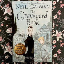 Load image into Gallery viewer, Neil Gaiman - The Graveyard Book
