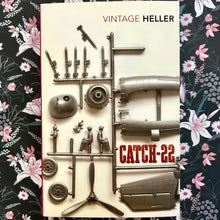 Load image into Gallery viewer, Joseph Heller - Catch-22
