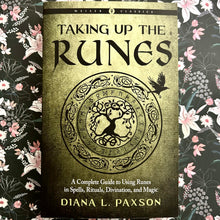 Load image into Gallery viewer, Diana L. Paxson - Taking up the Runes
